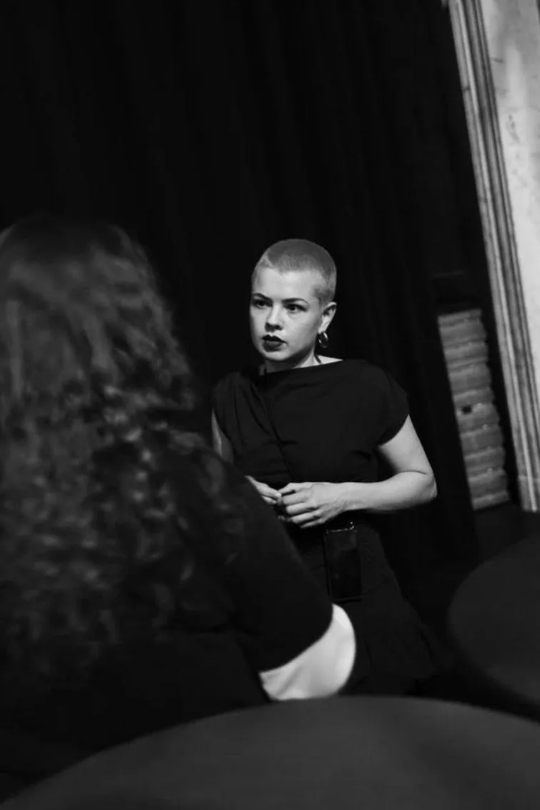 Ein Portrait von Hanna Zeyer